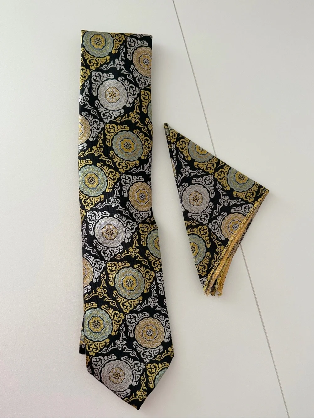 Bruno Conte Medallion Silk Tie & Pocket Square Black Gold Blue Paisley Set
